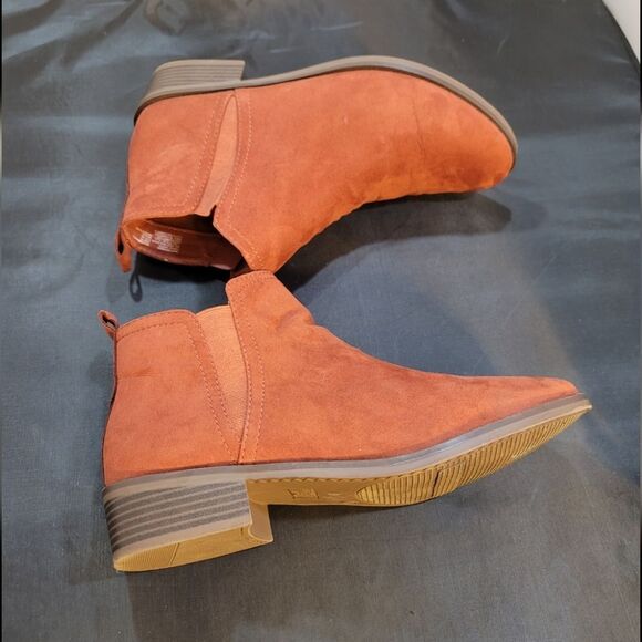 TIME & TRU WOMEN'S ZIPPER CLOSURE BOOTIE - Picture 12 of 16